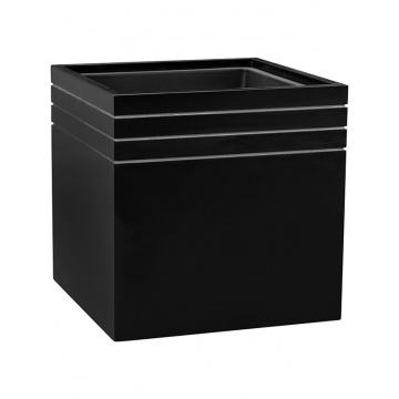 line-up-square-planter-matt-black