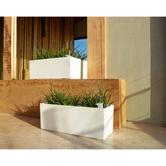 plastic-pot-recyclable-plantbox-self-watering-white_1078514122